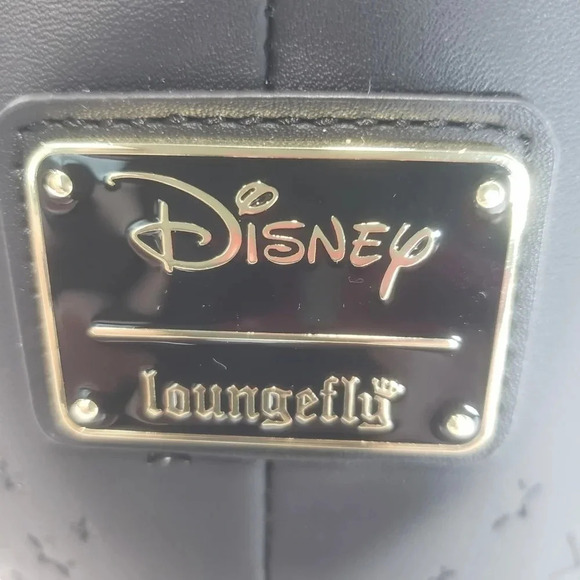 NWT Disney,Loungfly Hocus Pocus  Winifred Cauldron Crossbody Bag. - Picture 7 of 9